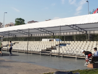 Çatılı Alçak Platform Tribün Kiralama